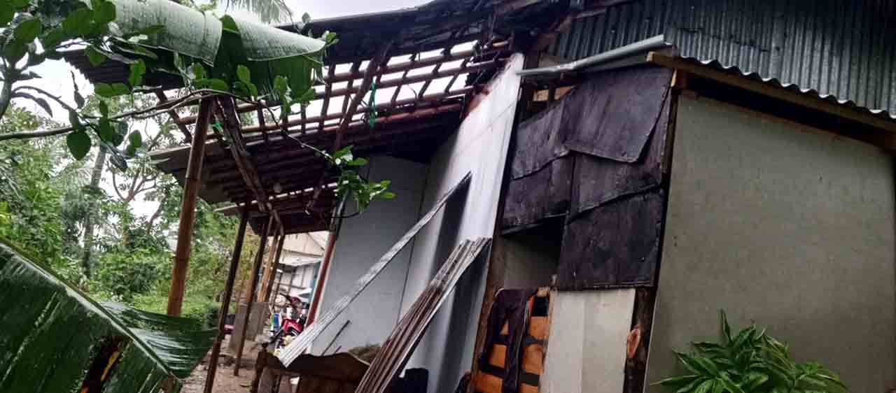 Hujan Deras Disertai Angin Puting Beliung Terjang Desa Longkeyang 3