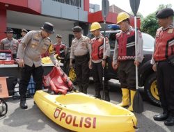 Antisipasi Bencana Hidrometeorologi, Kapolres Ponorogo Cek Kesiapan Peralatan SAR