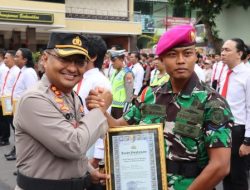 Kapolres Lumajang Beri Reward Anggota Marinir yang Bantu Ungkap Kasus PMI Ilegal