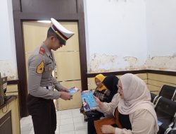 Taruna Akpol,Sebar Brosur Ajak warga Tertib Berlalu Lintas