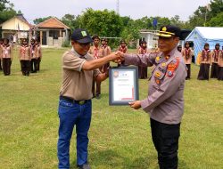 Jadi Kakak Pembina, Kapolsek Mojoroto Bertindak Pimpin Pengamanan Penutupan Perkemahan Gaparan XXXII di Lapangan Gayam Mojoroto