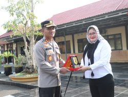 Polres Sampang Terima Penghargaan Dari TRC Perlindungan Perempuan dan Anak Indonesia