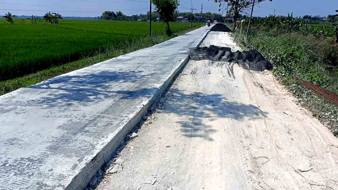 Pembangunan Rabat Beton Desa Keduyung Diduga Terindikasi Tidak Sesuai Rab 1