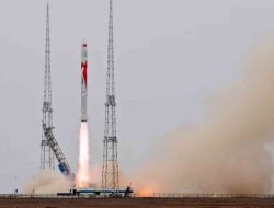 Roket Bertenaga Metana Milik China Bawa Satelit ke Orbit