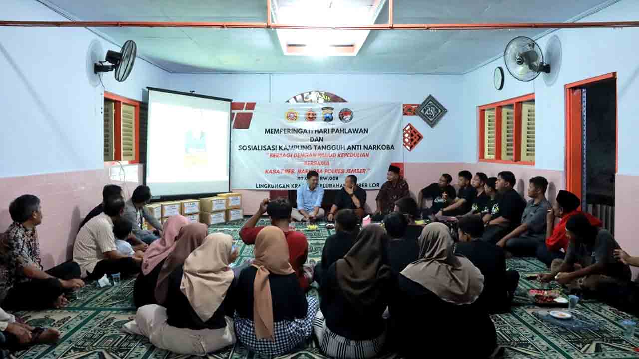 Sinergitas Polisi Rw Dan Pemkab Jember Sosialisasikan Bahaya Narkoba Hingga Tingkat Desa