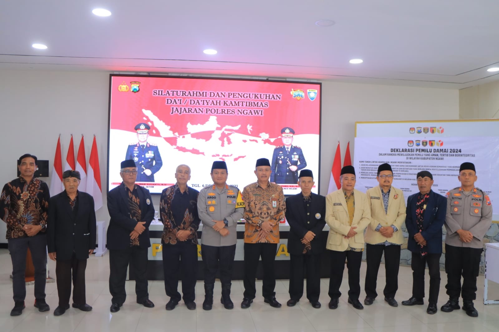 Tokoh Lintas Agama Tanda Tangani Deklarasi Pemilu Damai 2024 Di Polres Ngawi