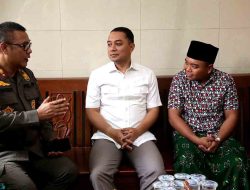 Wali Kota Eri Cahyadi Jenguk Dua Petugas Satpol PP yang Diduga Dianiaya Oknum Buruh