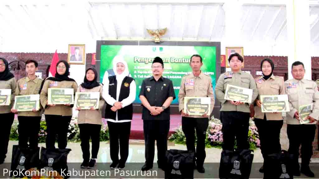 Gubernur Jatim Salurkan Program Bansos Kemiskinan Ekstrem Jatim Kepada 1.108 Kpm Di Kabupaten Pasuruan