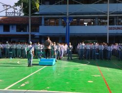 Pesan Penting Saat Kapolsek Mojoroto Menjadi Pembina Upacara di SMK PGRI 1 Kediri