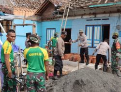 Sinergitas Polres Bondowoso bersama TNI Bantu Warga Terdampak Putting Beliung