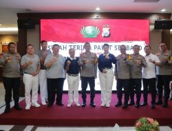 Polda Jatim Terima Paket Sembako dari Budha Tzu Chi untuk Disalurkan Kepada Masyarakat