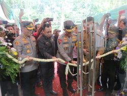 Kapolda Jatim Resmikan Gedung Meteor dan Polsubsektor Kedopok Polres Probolinggo Kota
