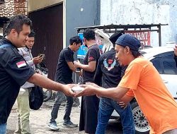 Kegiatan Sosial bagikan Ratusan Nasi Kotak, WPSP Wartawan Peduli Sosial Pemalang Bersama Ormas 234 SC