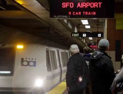 Kereta Komuter Tergelincir dan Terbakar di Dekat San Francisco