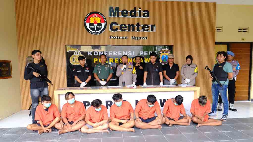 Kurang Dari 24 Jam, Polres Ngawi Ungkap Kasus Pembakaran 2 Motor