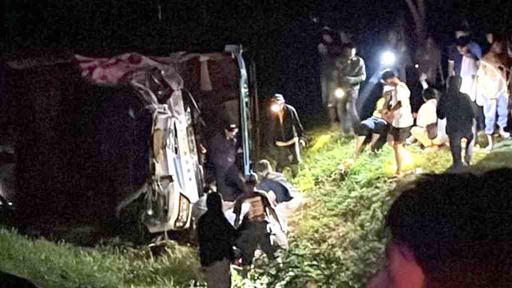 Rombongan Sman 1 Sidoarjo Alami Kecelakaan Di Ruas Tol Ngawi