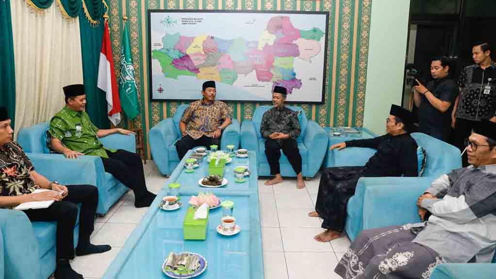 Tingkatkan Hubungan, Pj Gubernur Jateng Silaturahim Kantor Pwnu Jateng