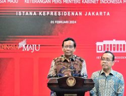 Bertemu Jokowi di Istana, Mahfud MD Resmi Sampaikan Surat Pengunduran Diri sebagai Menko Polhukam