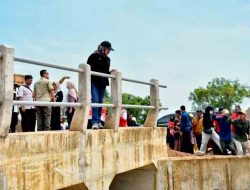 Bupati Nina Agustina Gerak Cepat Datangi Langsung Bendungan Karet Tangani Irigasi