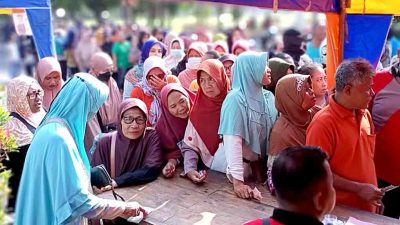 Dpptk Ngawi Gelar Operasi Pasar, Hitungan Menit Telur Ludes Diserbu Pembeli 2