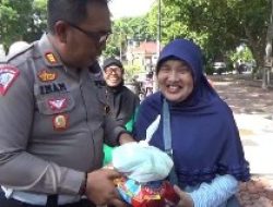 Peduli Disabilitas, Polres Bondowoso Sosialisasikan Kamseltibcarlantas bagi Tuna Netra