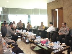 Cooling System Pemilu 2024, Kapolres Lamongan Sambang Ulama di Masjid Namira