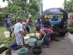Polres Malang Salurkan Bantuan Air Bersih untuk Warga Dusun Pepen