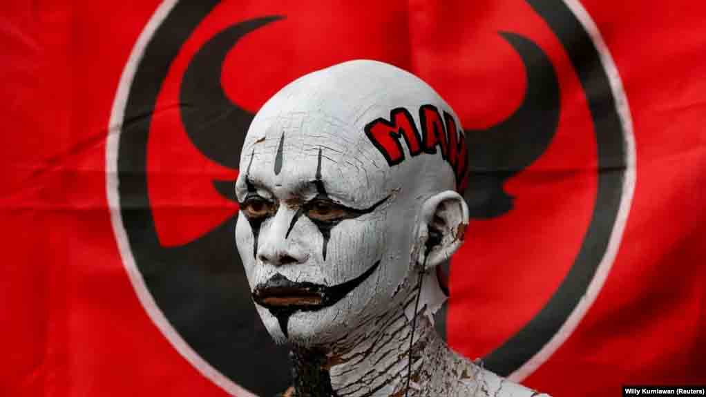 Jawa Tengah Kandang Banteng Yang Terbelah