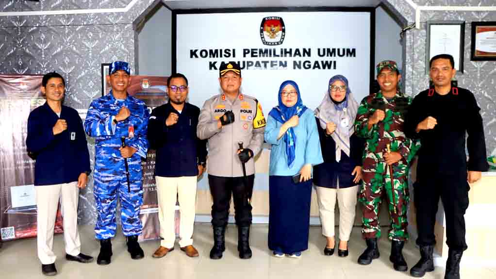 Jelang Pemilu 2024, Kapolres Ngawi Pimpin Apel Dan Patroli Gabungan Skala Besar 1