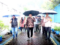 Bupati Gresik Fandi Akhmad Yani Bersama Forkopimda Sidak Sejumlah TPS Pastikan Pemilu Berjalan Lancar