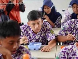 Pemerintah Uji Coba Program Makan Siang Gratis yang Kontroversial
