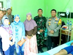 Sinergitas TNI Polri di Ngawi Kunjungi dan Beri Motivasi Petugas KPPS yang Sakit