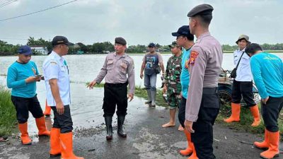2 Kecamatan Di Jombang Dilanda Banjir, Polisi Turun Pastikan Kondisi Warga Aman 1