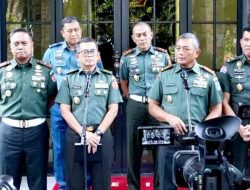 Akui Prajurit TNI Siksa Warga Lokal Papua, Pangdam Cenderawasih Minta Maaf