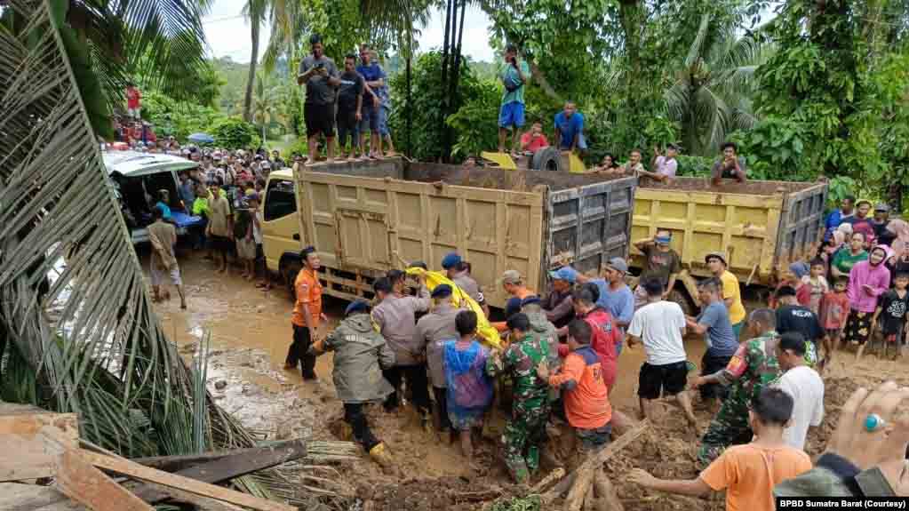 Banjir Dan Longsor Di Sumbar, Sedikitnya 28 Orang Meninggal, 4 Hilang