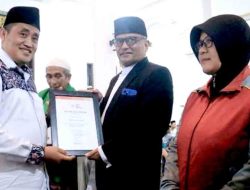 Bupati Mansur Serahkan Bantuan, Saat Tarhim di Belik