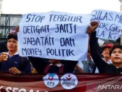 Ribuan pemuda lakukan aksi penolakan hak angket di DPR/DPD/MPR RI
