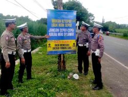 Jelang Mudik Lebaran, Polres Kediri Kota Pasang Papan Himbauan di Beberapa Titik Rawan Laka