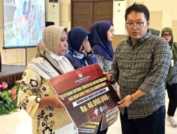 KPU Ngawi Berikan Santunan 46 Juta Bagi Keluarga Petugas Pemilu 2024 Yang Meninggal