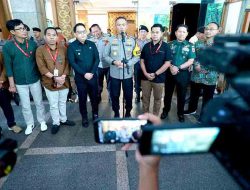 Kapolda Jatim Pastikan Proses Rekapitulasi Pemilu di KPU Jatim Berjalan Aman dan Lancar