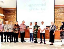 Kasubsi Penmas Polres Kediri Iptu Anang Isandy menghadiri acara pemilihan Ketua PWI Kediri raya di Gedung DPRD Kabupaten Kediri