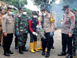 Antisipasi Penyebaran DBD, Polres Mojokerto Bersama Forkopimda Laksanakan Fogging Serentak