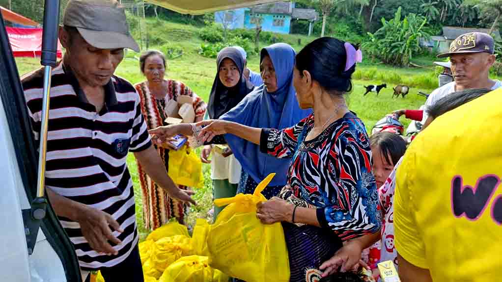 Bantuan Kemanusiaan Untuk Warga Bawean Gresik Pasca Gempa