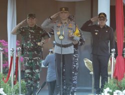 Pimpin Apel Gelar Pasukan Operasi Ketupat Semeru 2024 Kapolda Jatim Targetkan Zero Kecelakaan