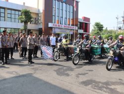 Pak Bhabin Polres Bojonegoro Salurkan 689 Paket Zakat Door to door