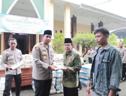 Jelang Lebaran, Polres Kediri Salurkan Ratusan Paket Zakat Fitrah