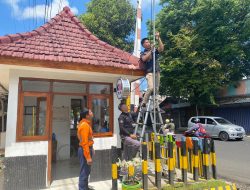 Operasi Ketupat Semeru 2024 Polres Lumajang Pasang Puluhan CCTV di Perlintasan Kereta Api