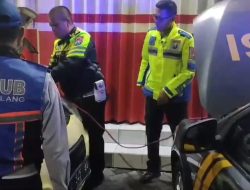 Gercep, Lihat Ada Mobil Mogok Petugas Posyan UB Polresta Malang Kota Bantu Perbaiki