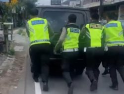 OPS Ketupat Semeru 2024 Polisi Bantu Kendaraan Pemudik Mogok di Kota Kediri