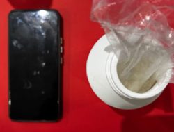 Polres Kediri Amankan Pemuda Plosoklaten, Diduga Edarkan Pil LL dan Sabu-Sabu